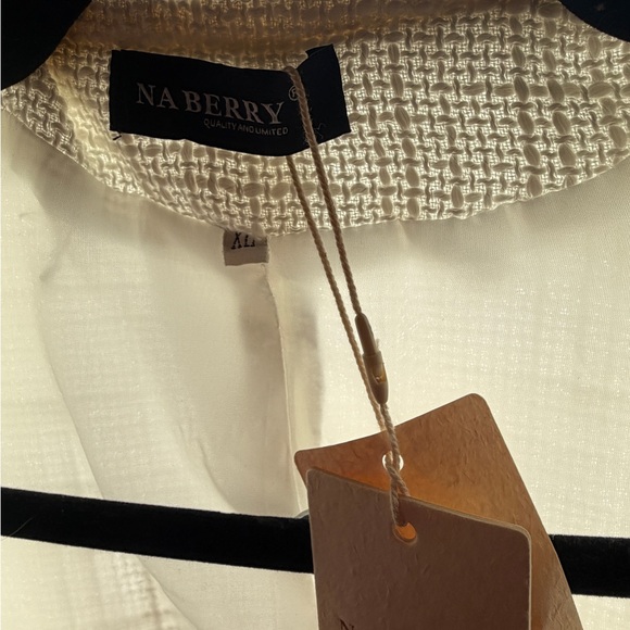 Cream Tweed Open-Front Embellished Jacket - Picture 2 of 3